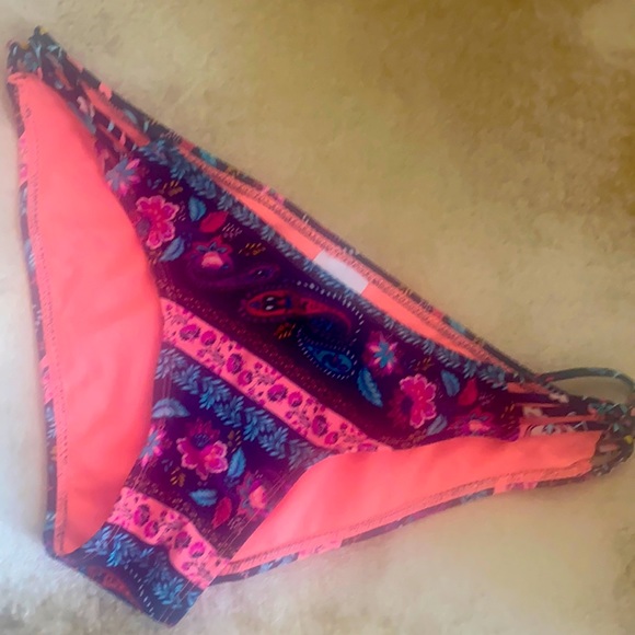 Bikini bottom - Picture 1 of 2